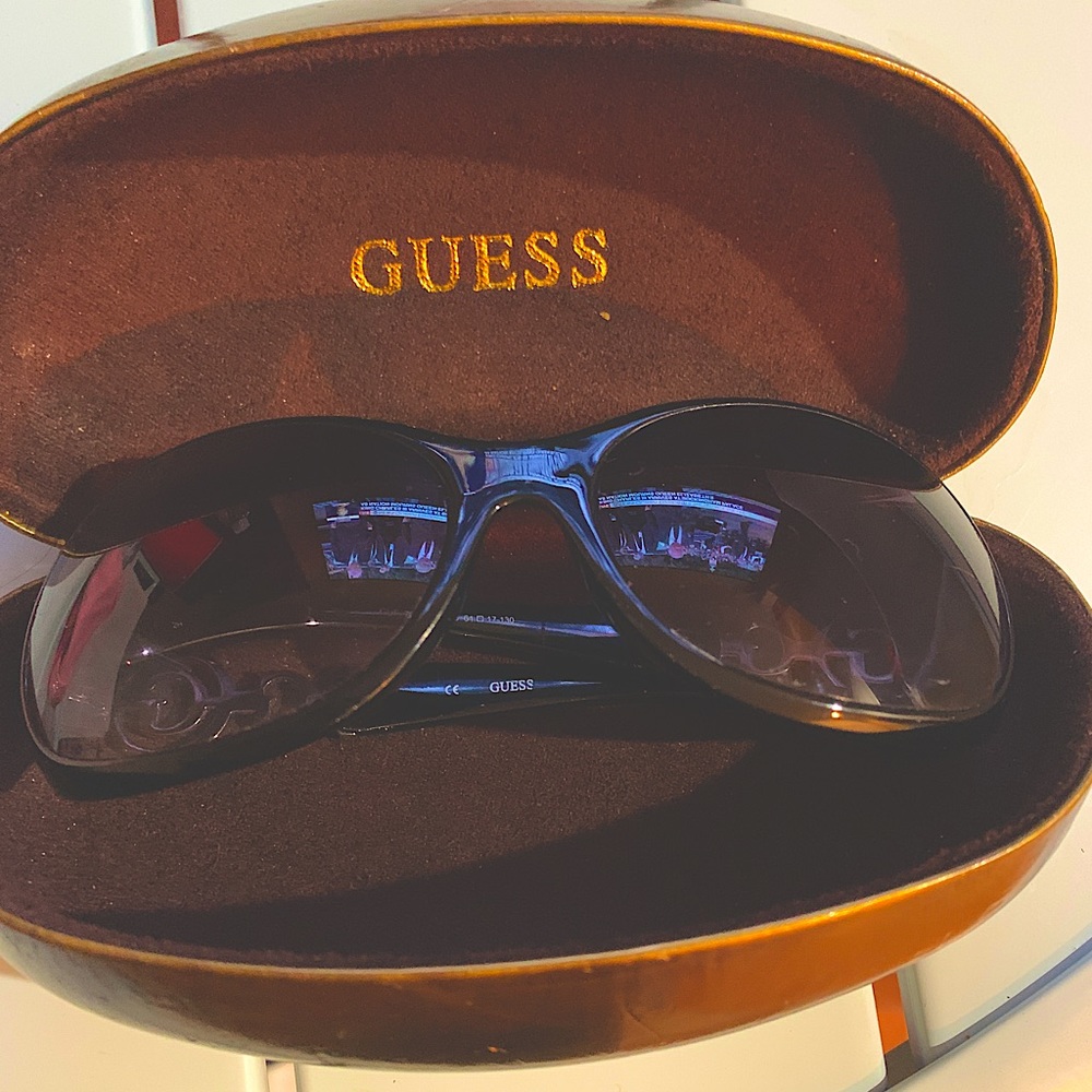 Used sunglasses no damaged